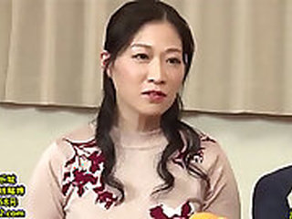 Curvaceous Japanese mom Rina Natsume licks girlfriends oversized dick